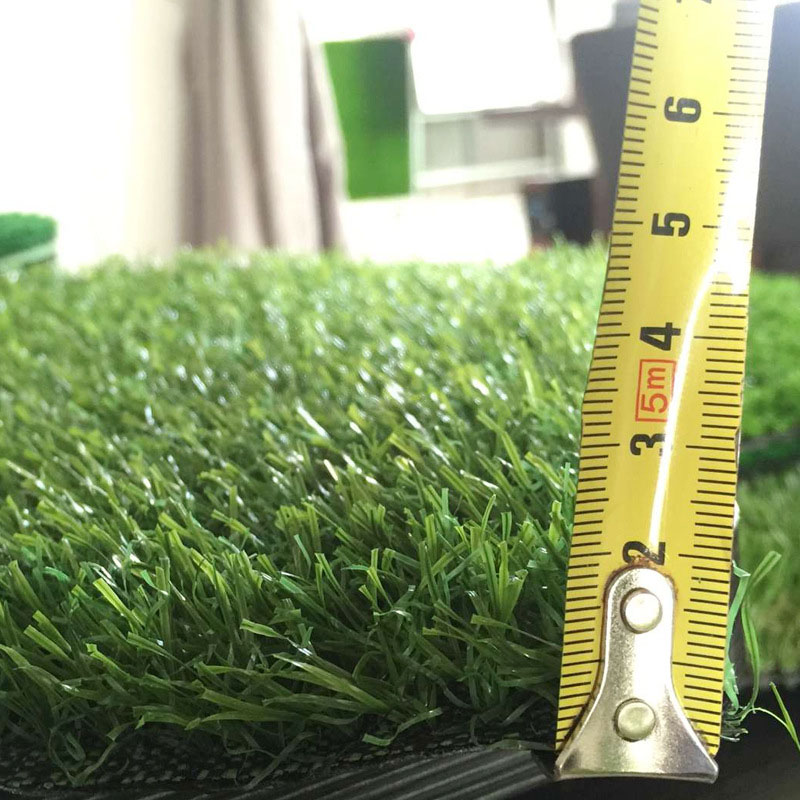 Thực tế khi đo cỏ mã CSV023 dày 20mm